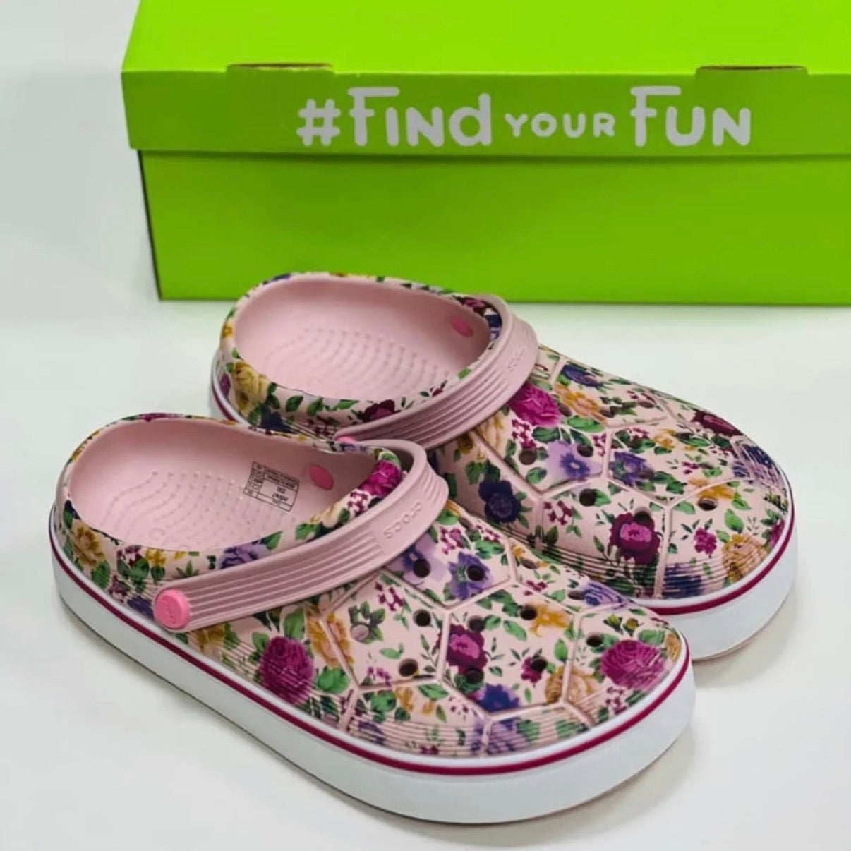 CROCS CROCBAND CLEAN CLOG – PINK BOTANICAL FLORAL