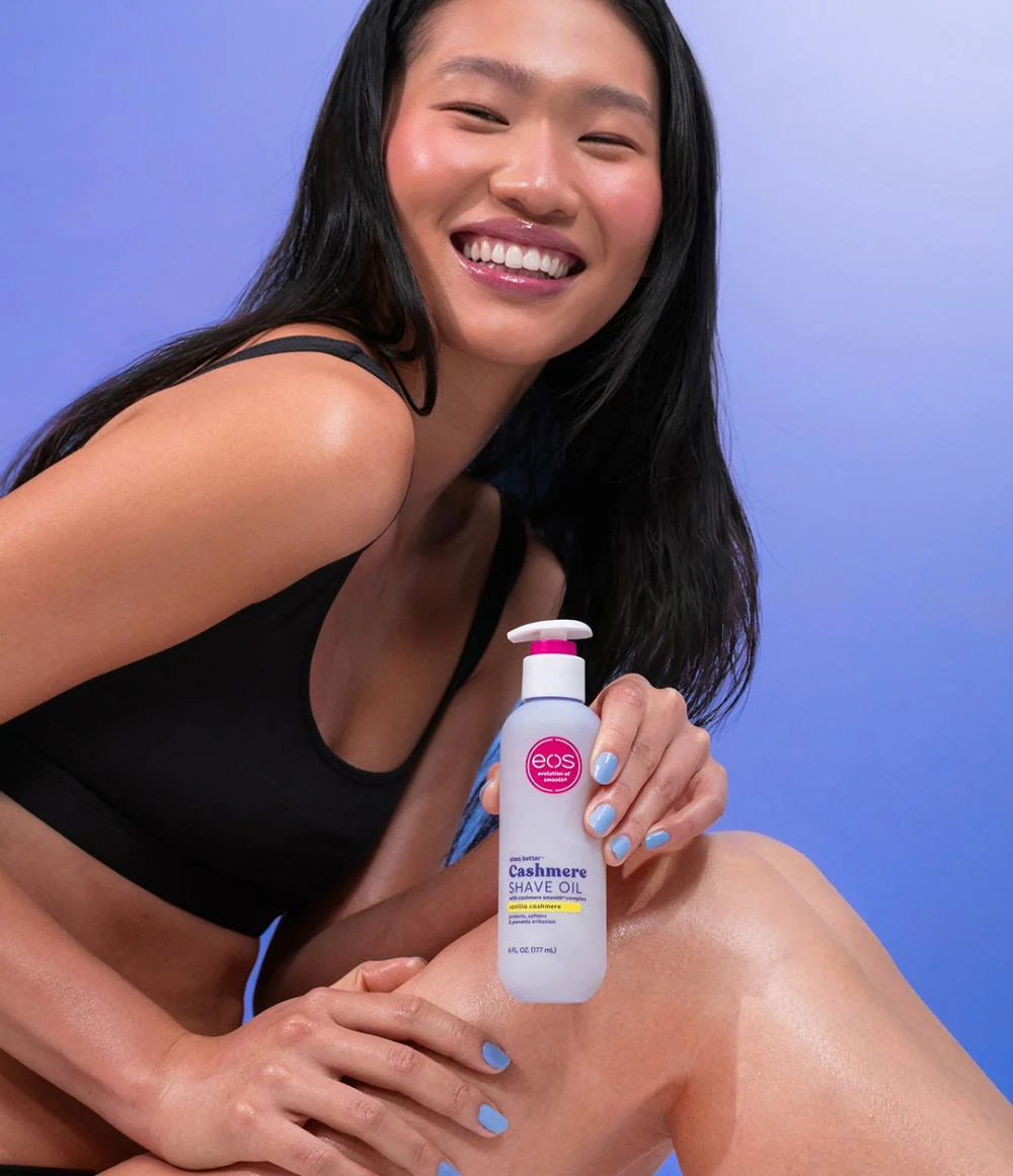 Huile de rasage Eos Cashmere Skin Collection, vanille cachemire, apaisante et hydratante, prévient les irritations et les brûlures du rasoir, convient à toute la zone du bikini, 170 ml. L'emballage peut varier. 